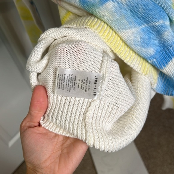 John + Jenn Bonita Tie Dye Pullover - Picture 10 of 11